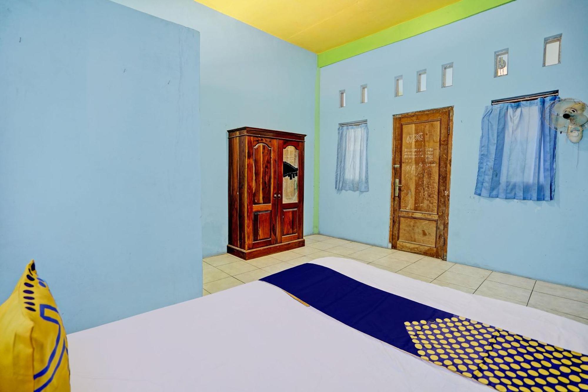 Oyo Life 93037 Nova Jaya Homestay Syariah Lamongan Eksteriør billede