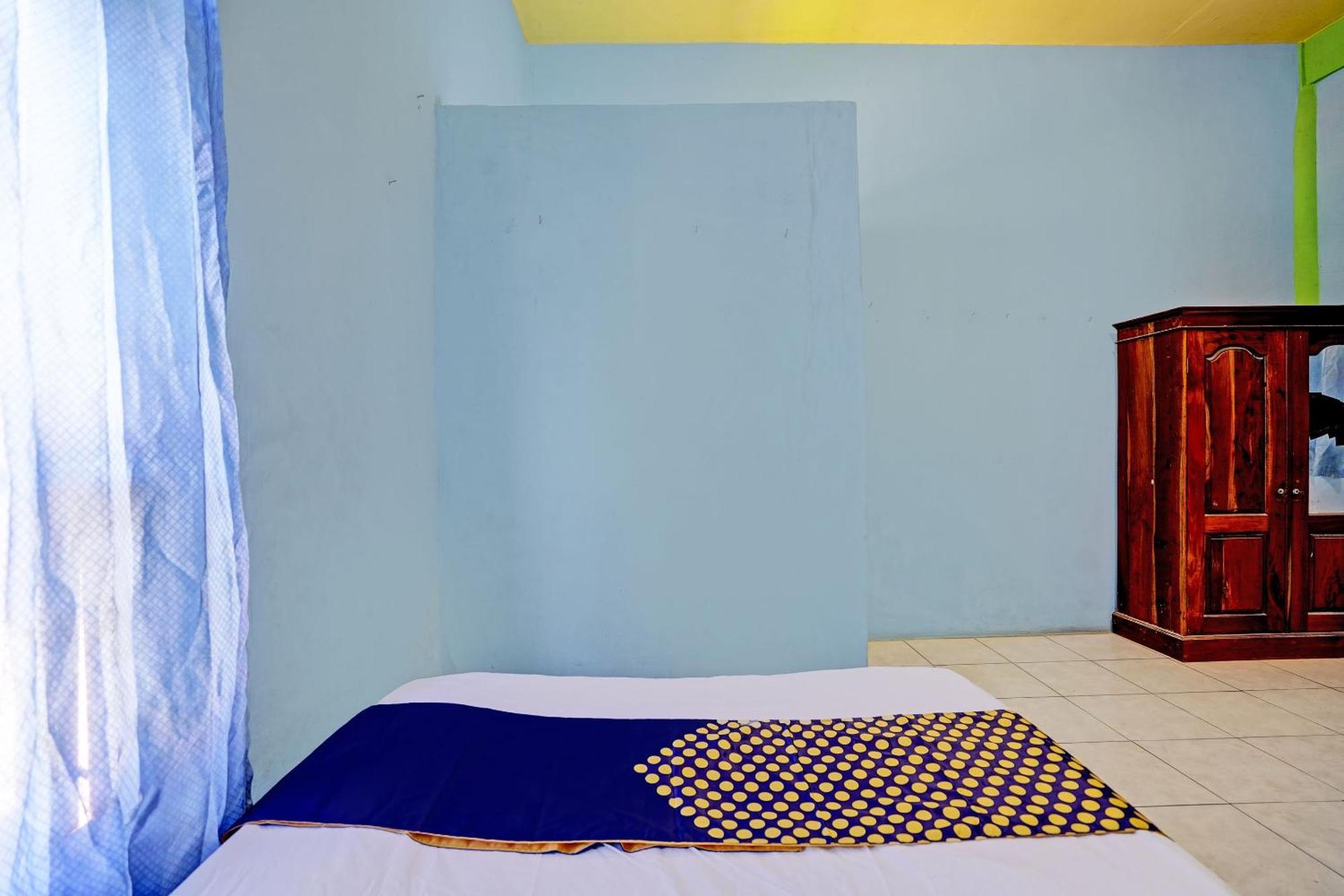 Oyo Life 93037 Nova Jaya Homestay Syariah Lamongan Eksteriør billede
