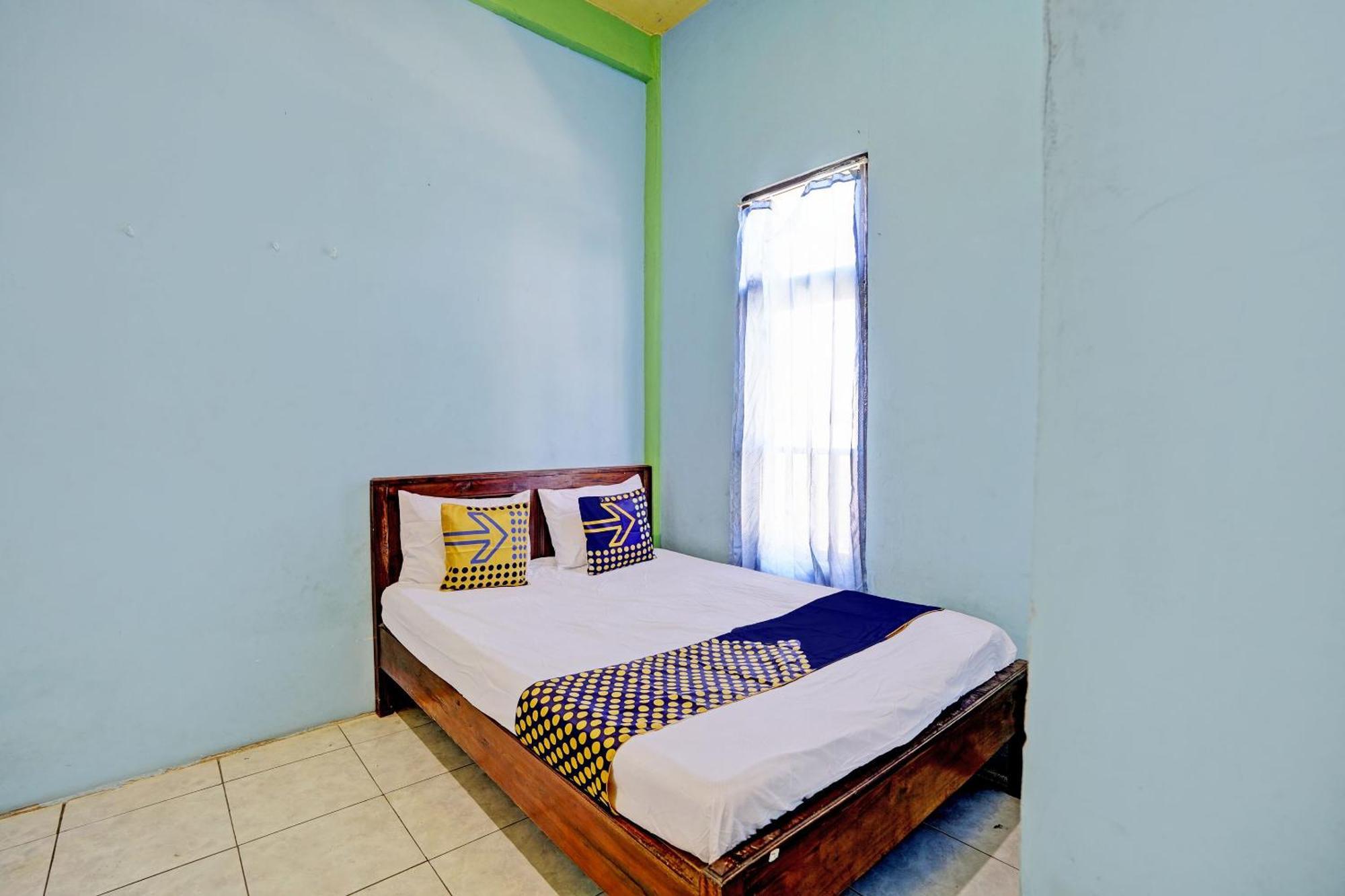Oyo Life 93037 Nova Jaya Homestay Syariah Lamongan Eksteriør billede