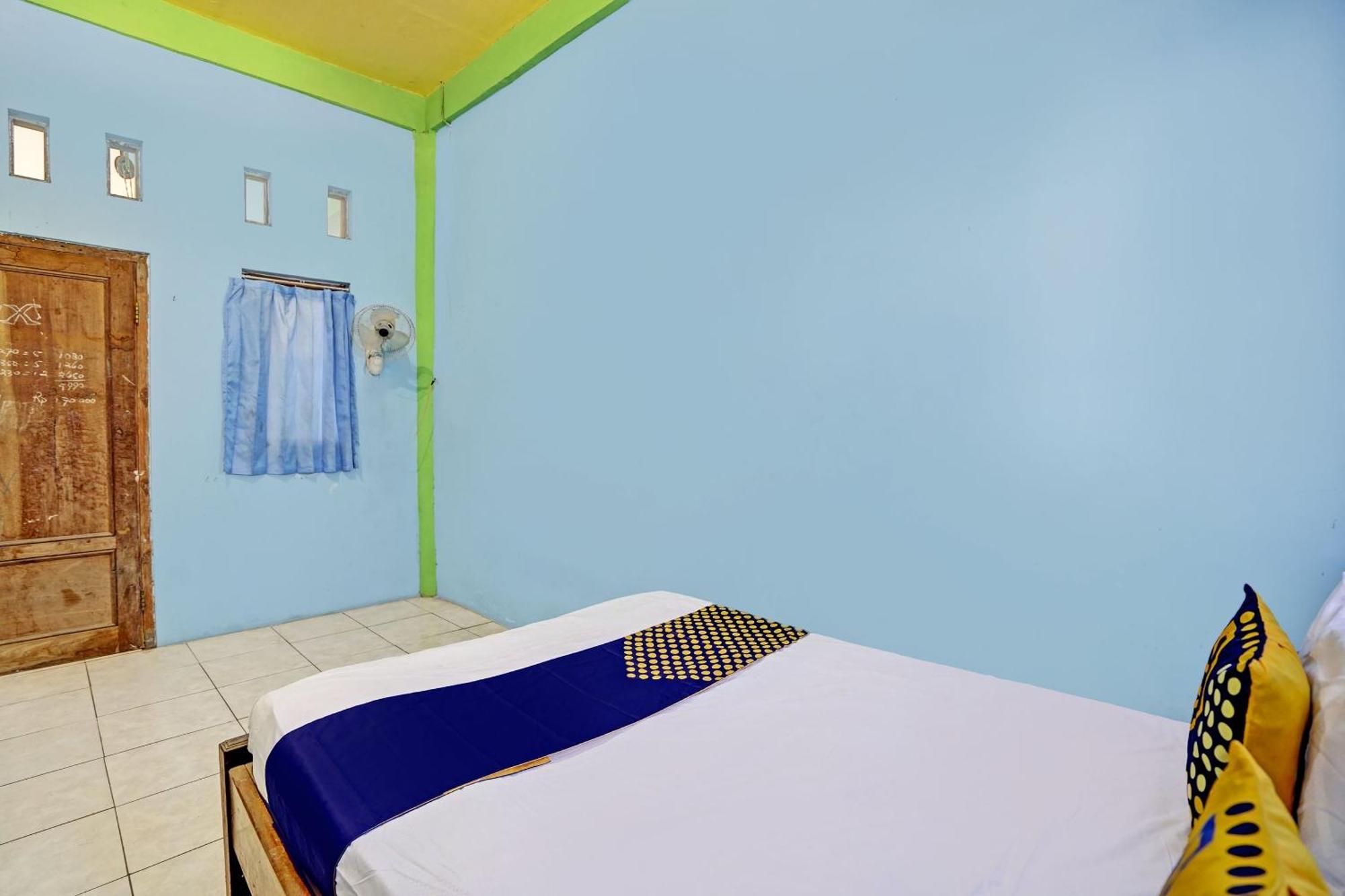 Oyo Life 93037 Nova Jaya Homestay Syariah Lamongan Eksteriør billede