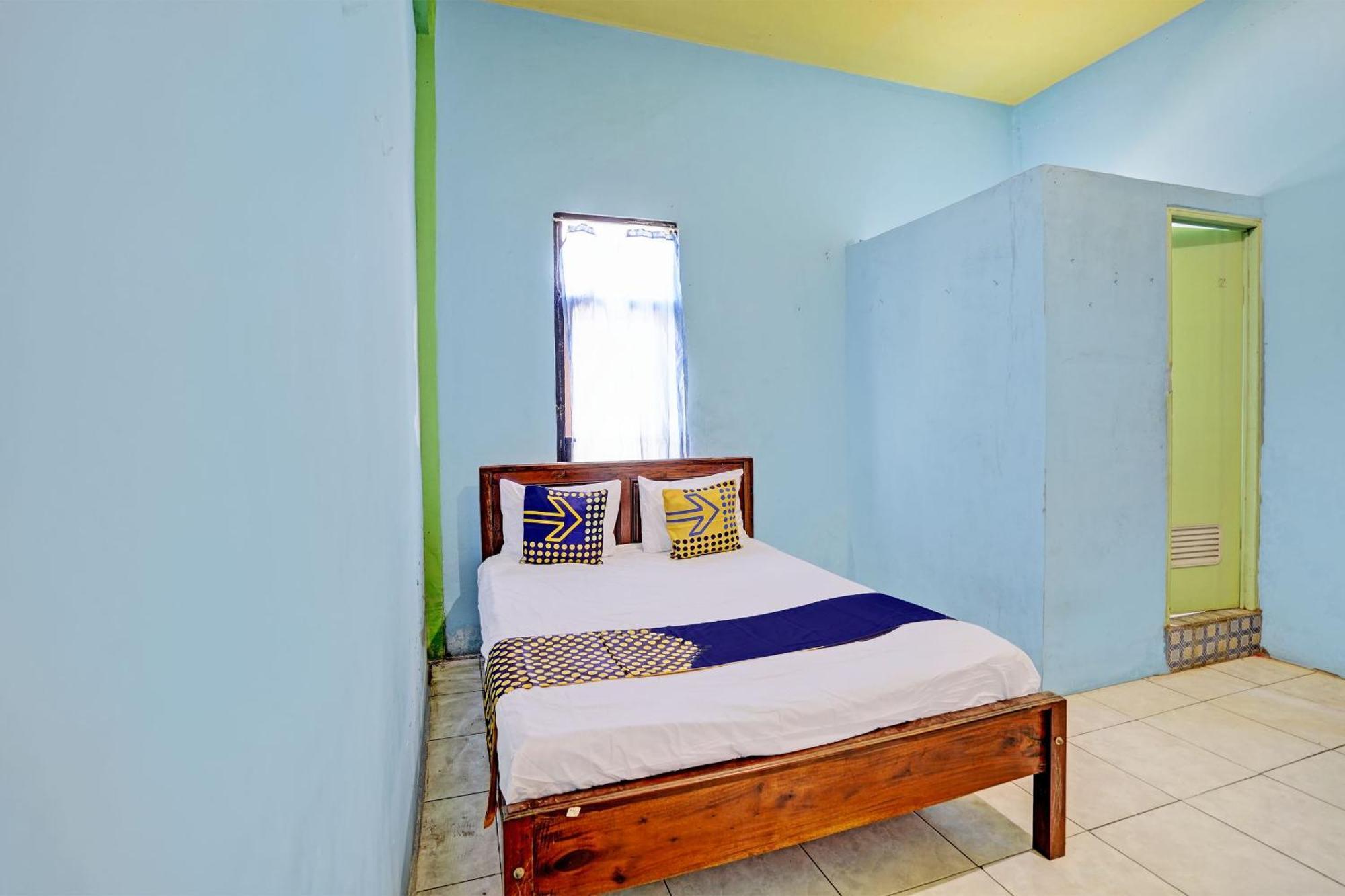 Oyo Life 93037 Nova Jaya Homestay Syariah Lamongan Eksteriør billede